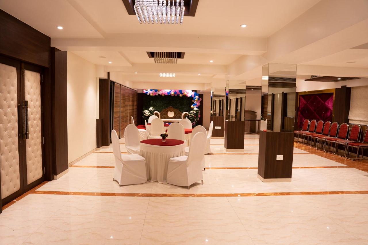 Gold Crest Business Hotel Νάβι Μουμπάι Εξωτερικό φωτογραφία