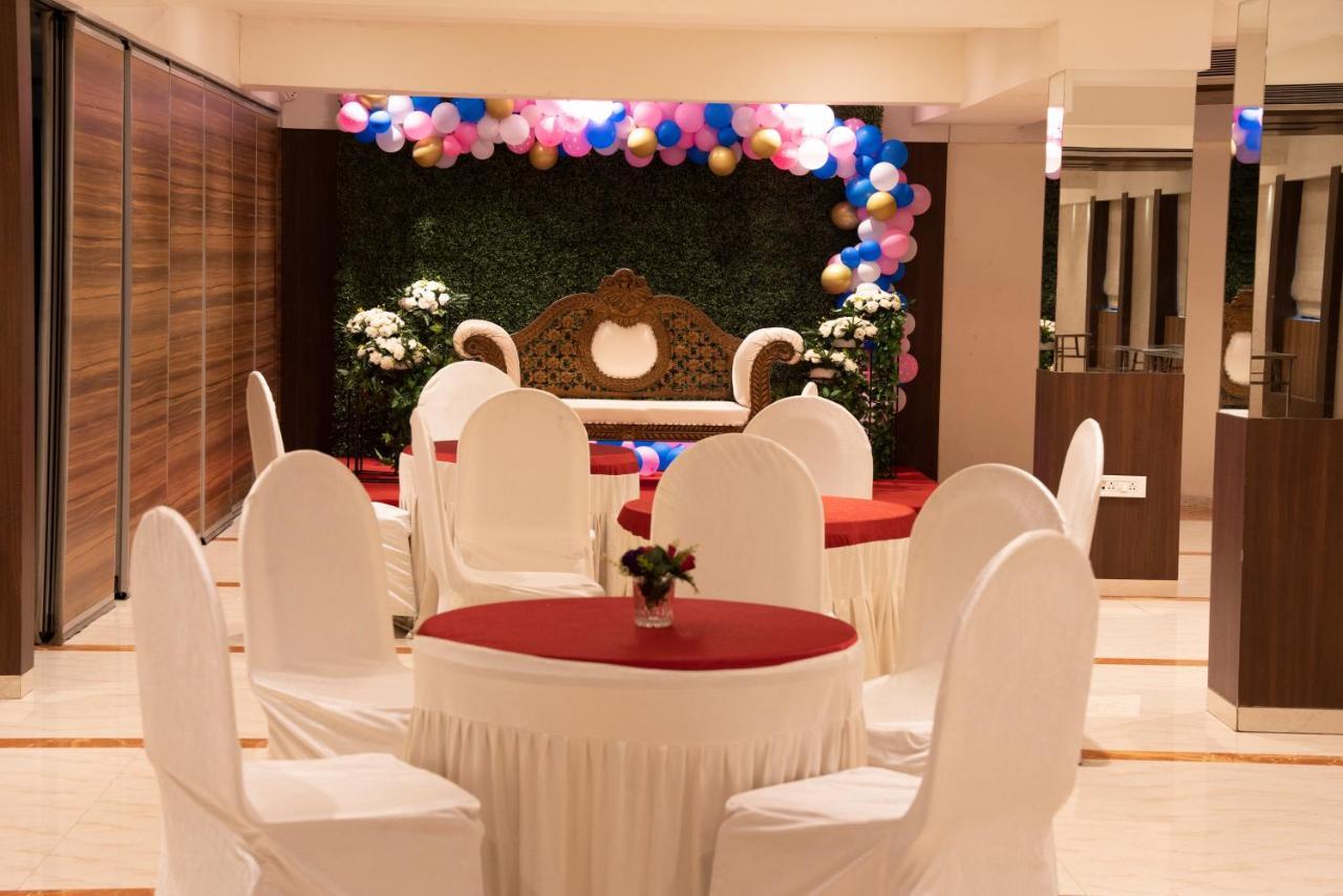 Gold Crest Business Hotel Νάβι Μουμπάι Εξωτερικό φωτογραφία