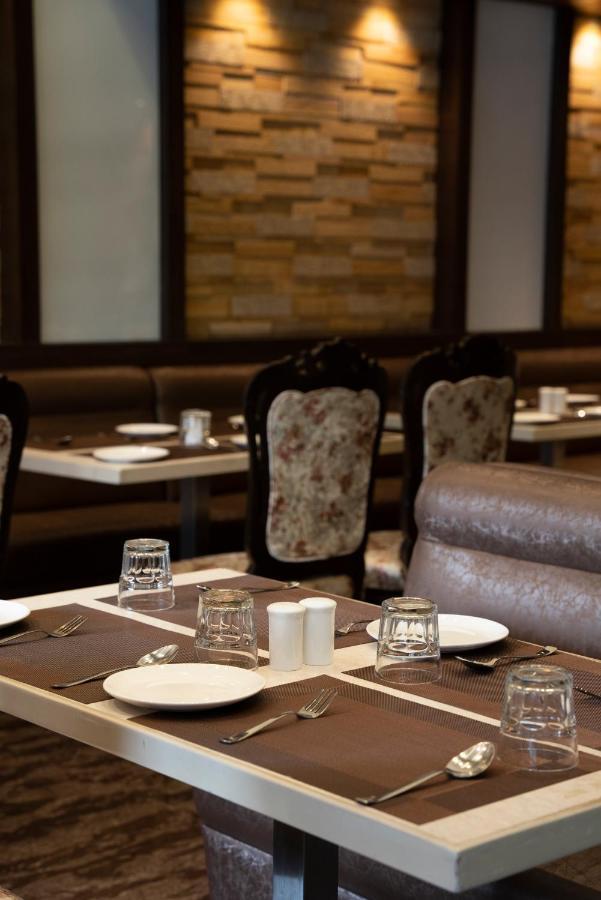 Gold Crest Business Hotel Νάβι Μουμπάι Εξωτερικό φωτογραφία