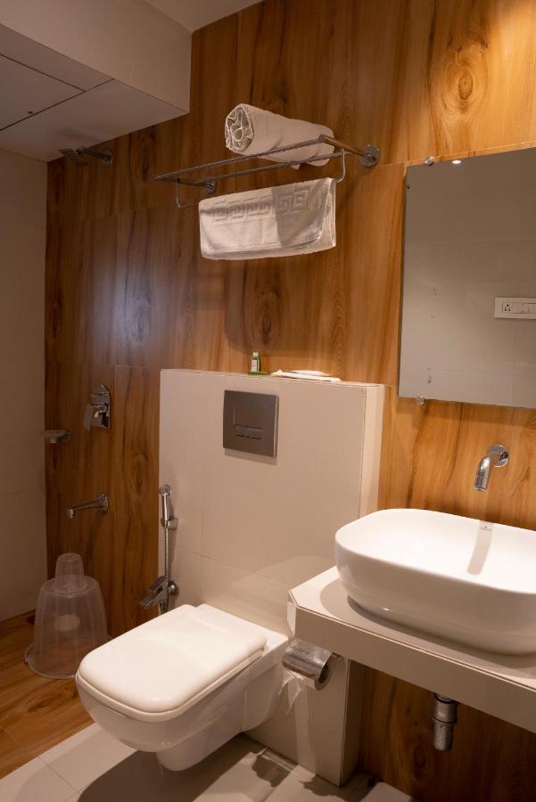 Gold Crest Business Hotel Νάβι Μουμπάι Εξωτερικό φωτογραφία