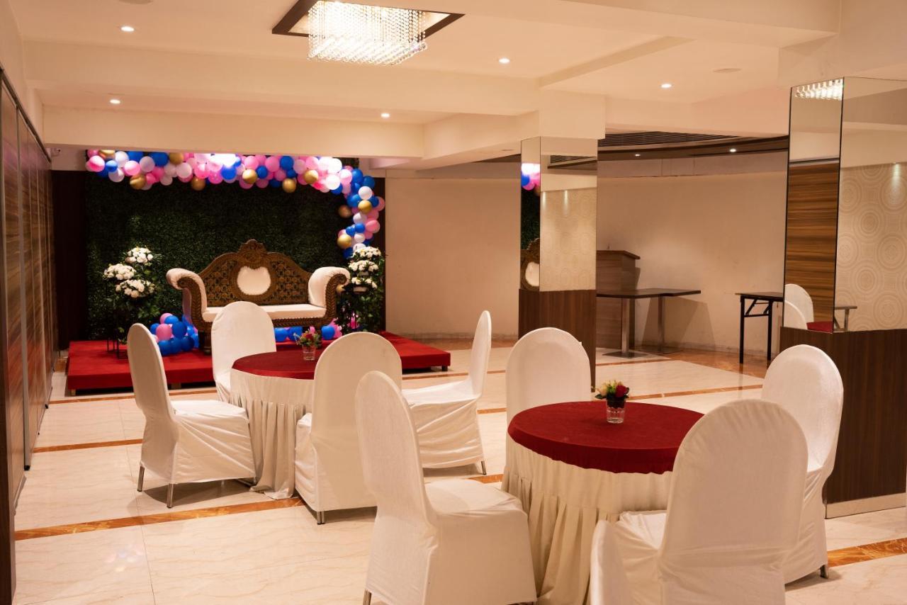 Gold Crest Business Hotel Νάβι Μουμπάι Εξωτερικό φωτογραφία