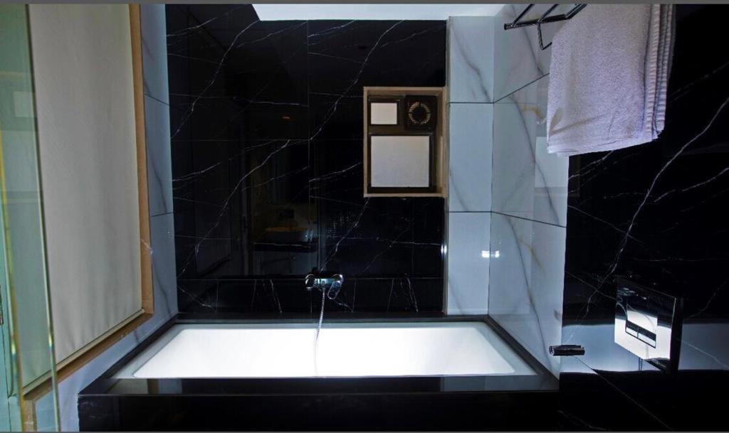 Gold Crest Business Hotel Νάβι Μουμπάι Εξωτερικό φωτογραφία
